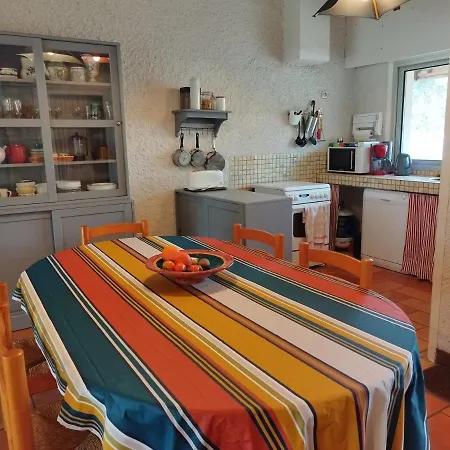 Grande Maison Familiale Et Son Grand Jardin Au Centre De L'ile D'oleron